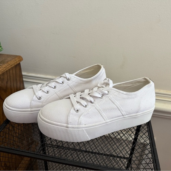 New Steve Madden Platform Sneakers - Picture 1 of 12